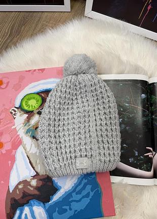 Жіноча зимова шапка з помпоном under armour favorite waffle pom beanie оригінал сіра