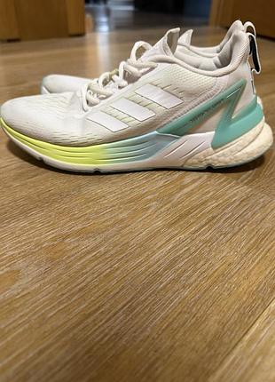 Кросівки жіночі adidas для бігу та прогулянок білі з бірюзовим та салатовим
