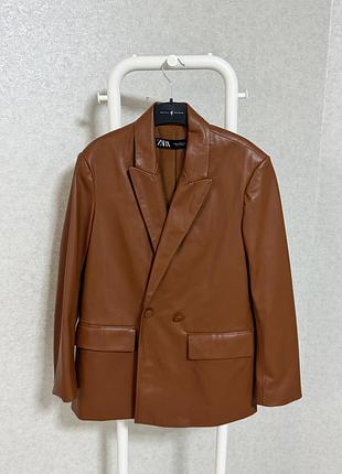 Піджак жіночий zara подовжений коричневий з екошкіри