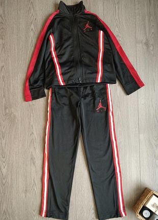 Спортивний костюм для хлопчика jordan чорний з червоним, розмір 116-122