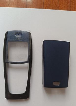 Nokia 6820, лицевая и тыльная панели корпуса.