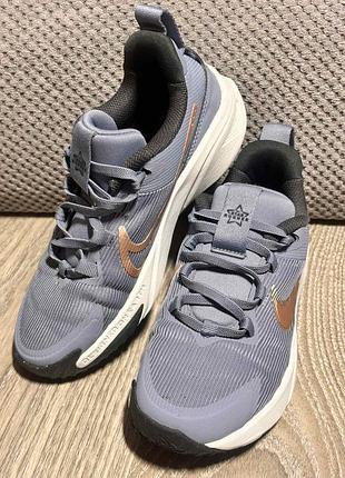 Оригиналінальні кросівки nike 4
