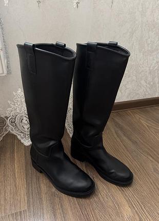 Чоботи stradivarius