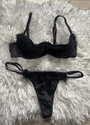 Чорний комплект intimissimi з справжнім хутром