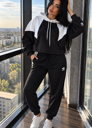 Спортивний костюм adidas