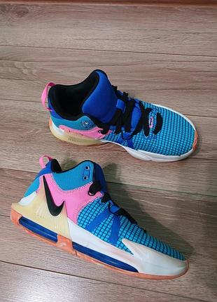 Кроссовки мужские nike 22