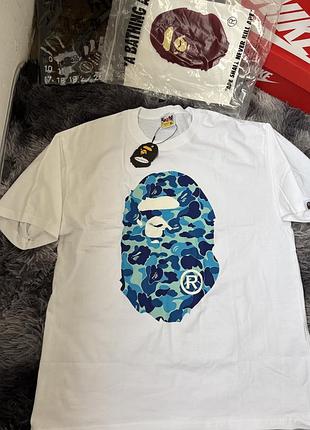Футболка унісекс bape біла з синім камуфляжним принтом l-xl бавовна
