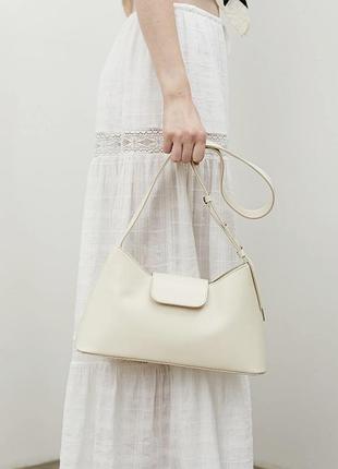 Сумка-багет для жінок amica bags молочна