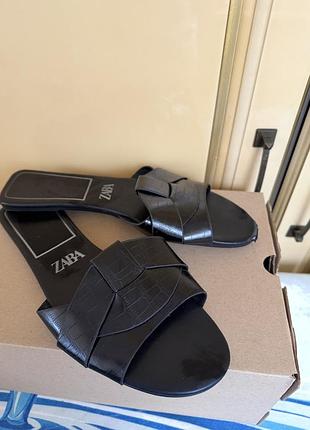 Шльопанці жіночі zara чорні