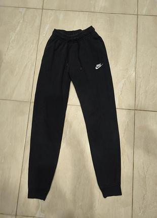 Спортивные штаны nike