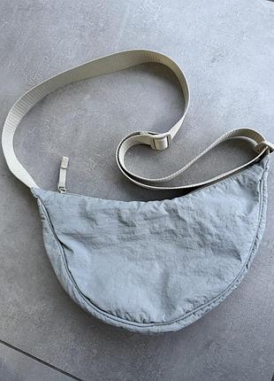 Сумка uniqlo round mini shoulder bag
