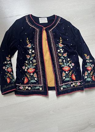 Оксамитовий жакет zara kids з розкішною етно-вишивкою та паєтками, р. 140