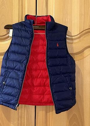 Двусторонний пуховый жилет polo ralph lauren оригинал, 10-12 лет состояние нового.