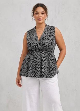 Стильний чорно-білий топ  із принтом shein plus size 4xl 🖤🤍
