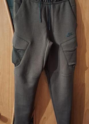 Спортивні штани чоловічі nike tech fleece cargo хакі s/m