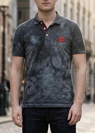 Брендовое серо-зеленое поло hugo boss в стиле тай-дай (tie-dye)