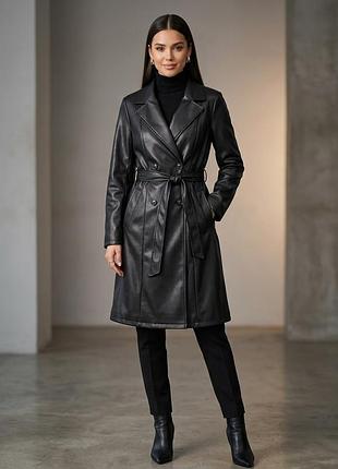 Двубортный демисезонный тренч от бренда h&amp;m, выполненный из гладкой искусственной кожи черного цвета🖤🖤