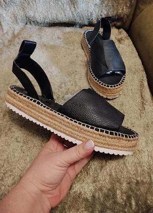 Женские черные кожаные сандалии на платформе от бренда asos,41 размер.