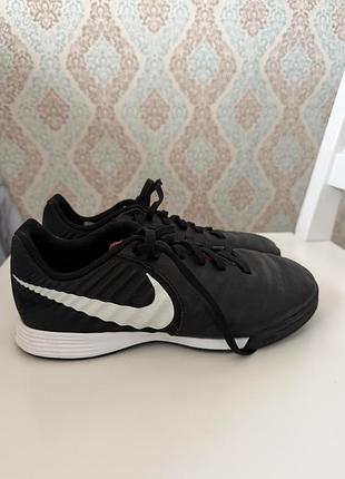 Футзалки чоловічі nike чорні