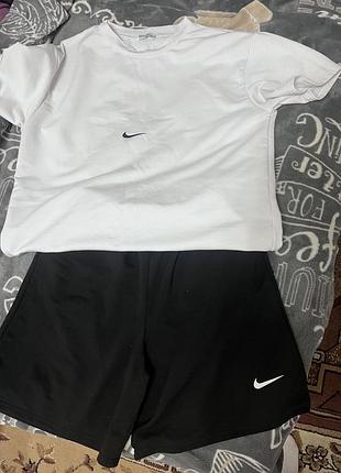 Спортивний костюм чоловічий nike з футболкою та шортами, білий, чорний