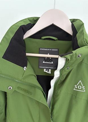 Функциональная зимняя горнолыжная куртка шведского бренда sos sportswear of sweden. оригинальный оливково-зеленый колл