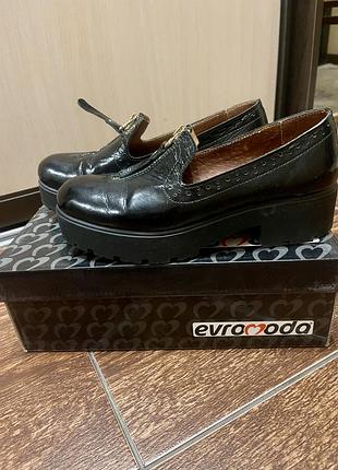 Туфлі жіночі evromoda чорні шкіряні на платформі