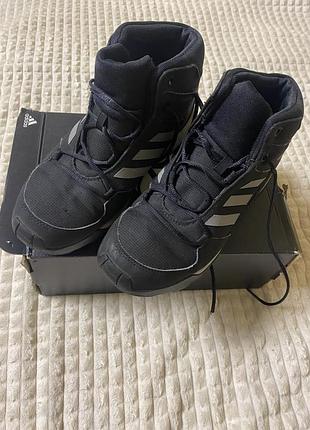 Зимові ботинки  adidas terrex чорні, розмір 37 1/3