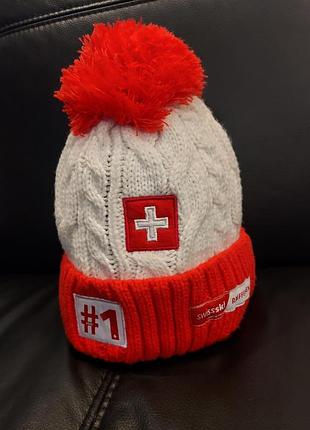 Шапка з помпоном swisski