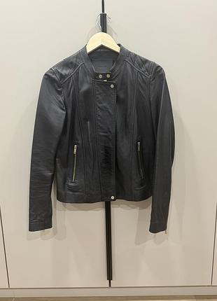Куртка жіноча massimo dutti шкіряна чорна розмір s