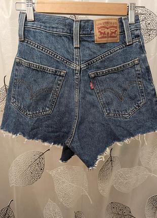 Джинсовые шорты levi's high waisted mom shorts из плотного денима — w23 / xxs 2