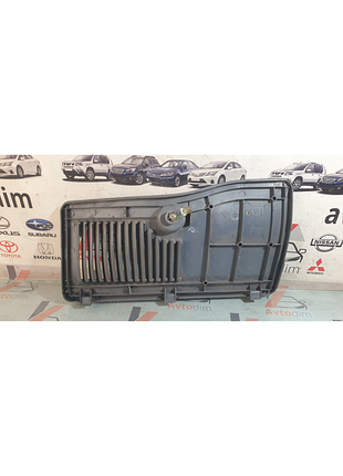 Накладка багажника задня ліва 6470760040 toyota land cruiser prado 90 акпп