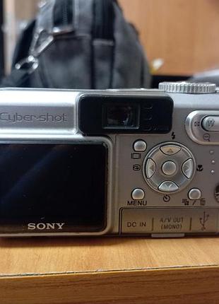 Цифровий фотоапарат sony