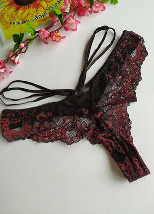 Красивые кружные трусики стринги hunkemoller, s