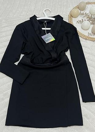 Нова трендова сукня.