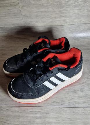 Кросівки унісекс adidas hoops 3.0 чорні з білими смужками, 19.5 см