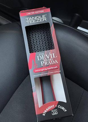 Щетка для волос tangle teezer the ultimeate detangler chrome the devil wears prada
расческа для волос tangle teezer the ultimate