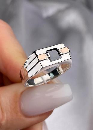 Серебряное кольцо 925 пробы с фианитами, черный цвет вставки