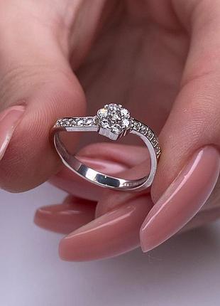 Серебряное кольцо 925 пробы с фианитами 22, 22