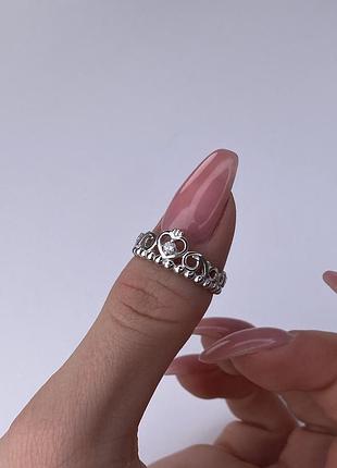 Серебряное кольцо 925 пробы с фианитами 22, 22