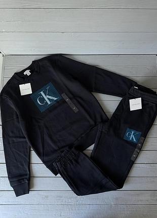 Оригінальний костюм calvin klein fleece layered monogram graphic