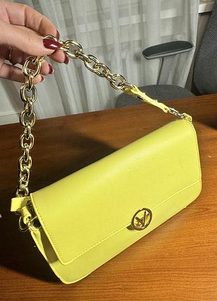 Сумка жіноча valentino bags багет лимонно-жовта з ланцюжком