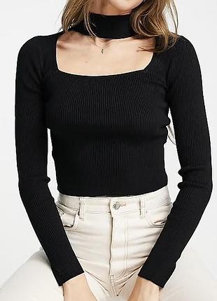 Чорний топ з відкритим коміром zara
