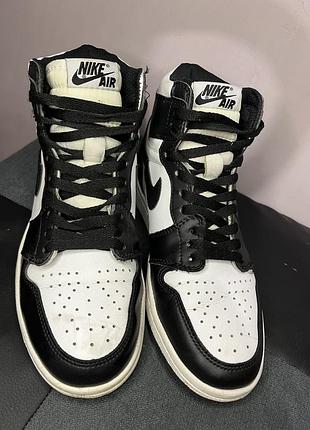 Кросівки унісекс jordan air jordan 1 retro high og black white