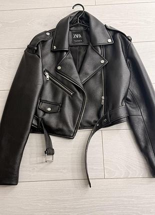 Куртка жіноча zara косуха чорна xs