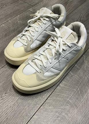 Кросівки чоловічі new balance ct302 білі шкіряні