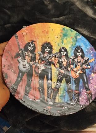 Круглый сувенир декор на стену металл группа кисс kiss