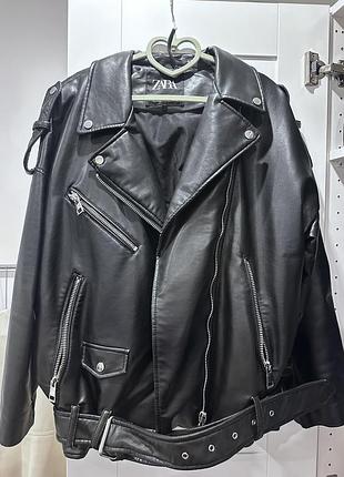 Жіноча куртка zara косуха з екошкіри чорна, розмір l