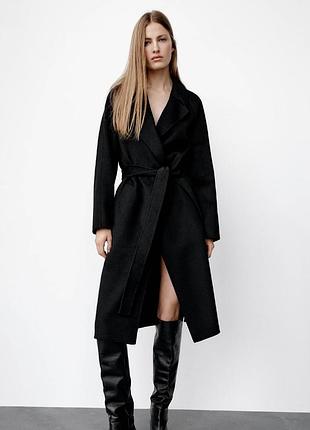 Класичне чорне пальто zara