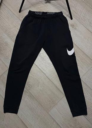 Чоловічі спортивні штани nike dri-fit standard fit чорні розмір m