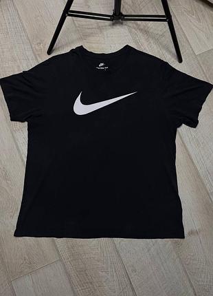 Футболка чоловіча nike the nike tee чорна l/xl